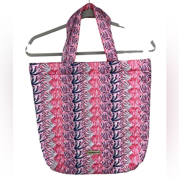 Simply Southern Handbags - Simply Southern Quilted Scallop Tote Bag Pink Seashell Pattern Snap Closure